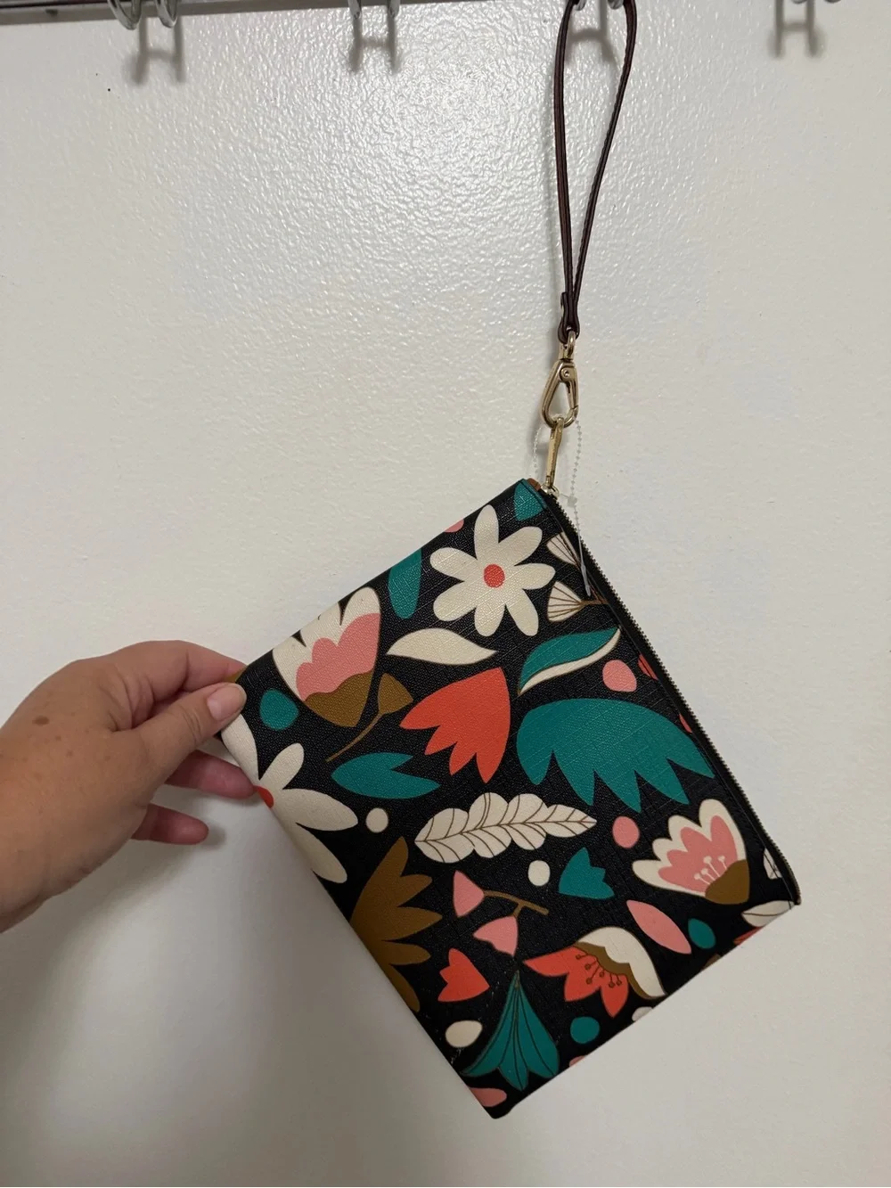 Fossil compact wristlet